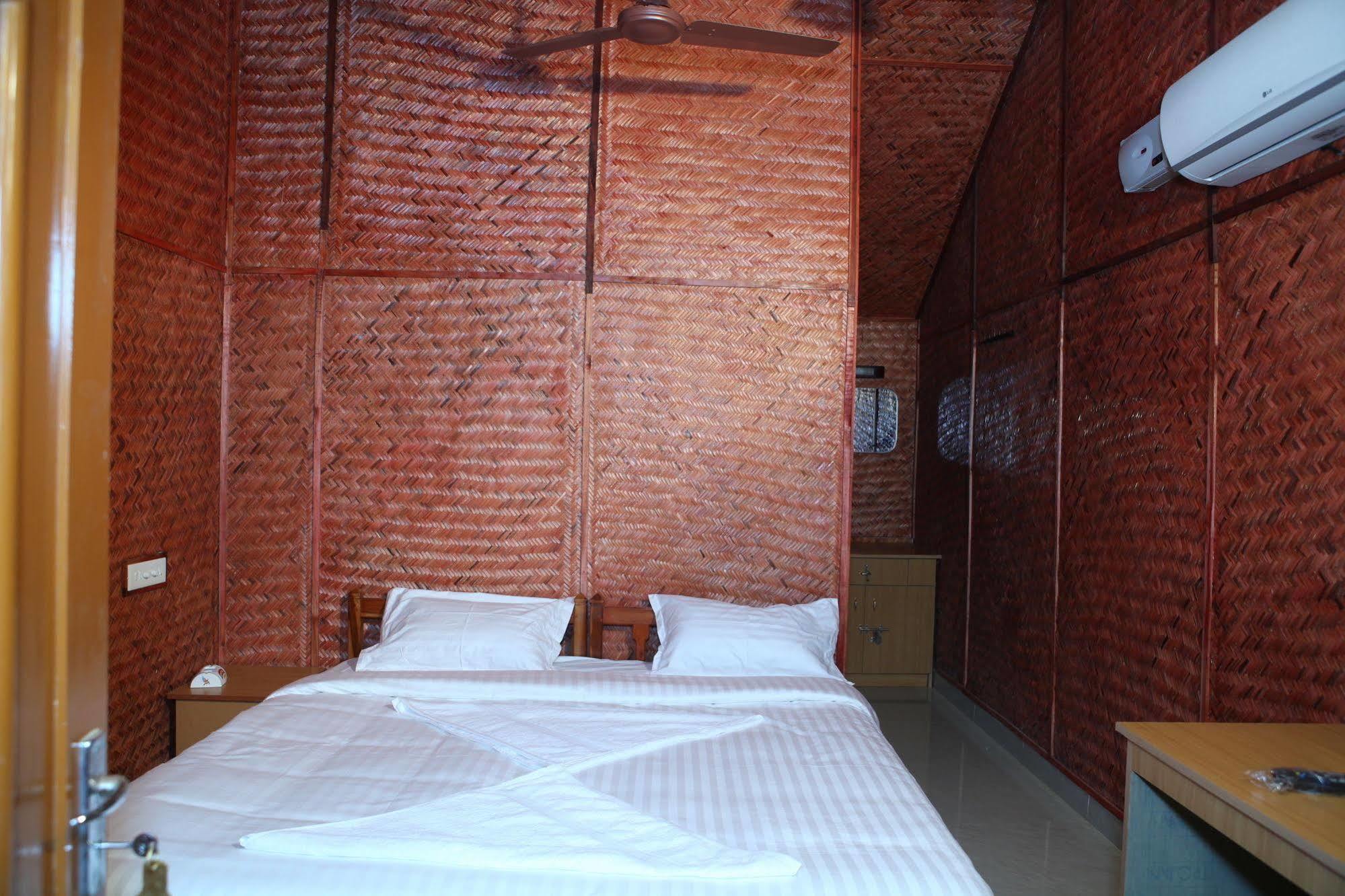 Savithri Inn Bamboo Cottages & Resorts Varkala Exterior photo
